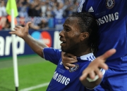 九游娱乐-德罗巴在利物浦比赛中赛况扑朔迷离，战术调整引发热议！的简单介绍