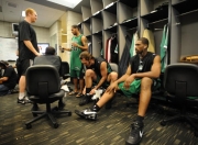 九游娱乐-关键时刻体能课后，武汉三镇更衣室发声备战NBA常规赛，更衣室稳定，训练强度明显提升的简单介绍